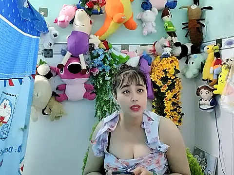 emgaixinhngoan online show from December 2, 2025, 5:42 am