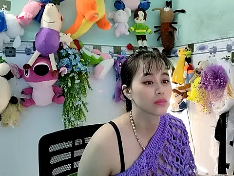 emgaixinhngoan online show from November 7, 2025, 12:48 am