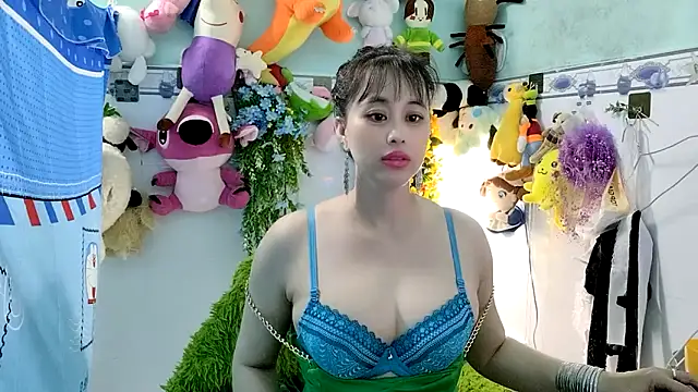 emgaixinhngoan online show from November 7, 2025, 12:53 pm