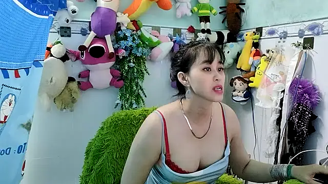 emgaixinhngoan online show from November 17, 2025, 4:22 pm