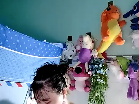 emgaixinhngoan online show from October 19, 2025, 12:02 am