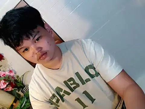Snapshot of Reynelcock chatting on June 5, 2026, 5:34 am Reynelcock online show from June 5, 2026, 5:34 am