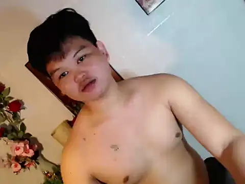 Reynelcock online show from July 11, 2026, 4:35 am