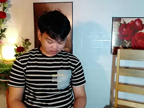 Reynelcock online show from July 19, 2026, 4:43 am