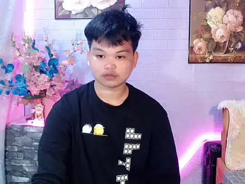 Reynelcock online show from July 2, 2026, 5:57 am