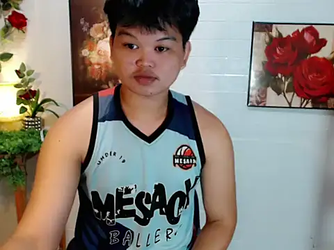 Reynelcock online show from July 24, 2026, 4:19 am
