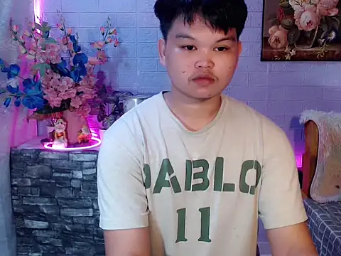 Reynelcock online show from July 3, 2026, 7:37 am
