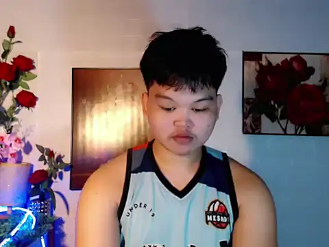Reynelcock online show from June 22, 2026, 5:59 am