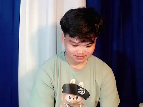 Snapshot of Reynelcock chatting on November 16, 2025, 11:04 am Reynelcock online show from November 16, 2025, 11:04 am