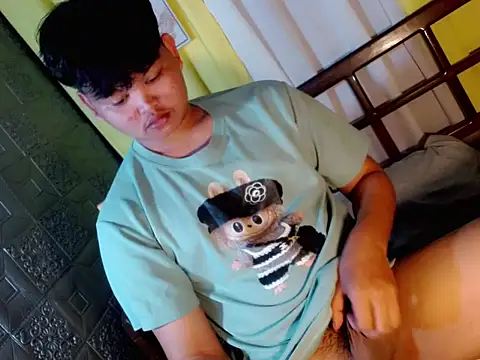 Reynelcock online show from January 18, 2026, 6:39 am