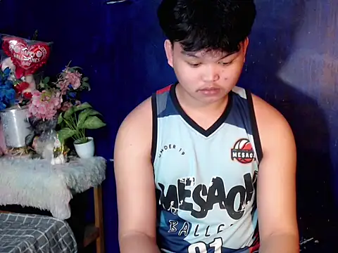 Snapshot of Reynelcock chatting on November 13, 2025, 4:33 pm Reynelcock online show from November 13, 2025, 4:33 pm