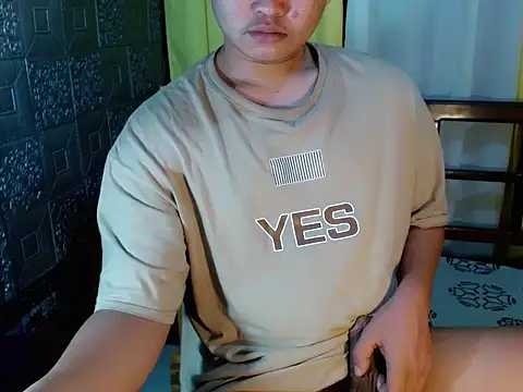 Snapshot of Reynelcock chatting on October 14, 2025, 3:29 am Reynelcock online show from October 14, 2025, 3:29 am