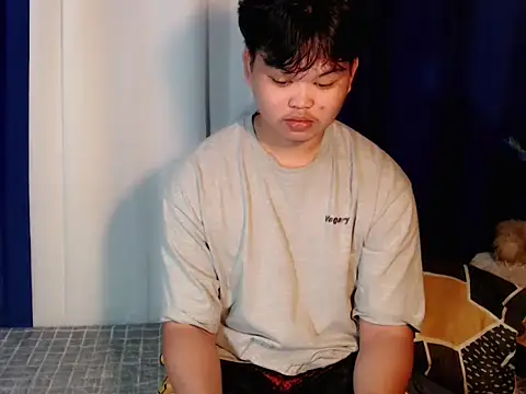 Snapshot of Reynelcock chatting on October 22, 2025, 4:39 pm Reynelcock online show from October 22, 2025, 4:39 pm