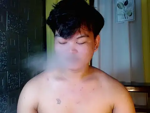 Snapshot of Reynelcock chatting on October 18, 2025, 7:10 am Reynelcock online show from October 18, 2025, 7:10 am