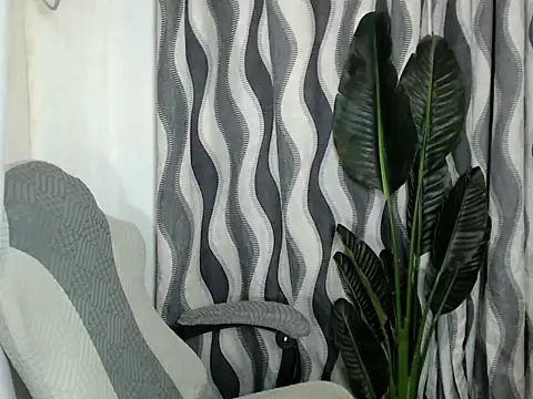 Snapshot of sweetiie_caren chatting on May 17, 2026, 10:59 am sweetiie caren online show from May 17, 2026, 10:59 am