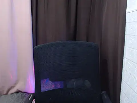 Snapshot of sweetsasha68 chatting on May 8, 2026, 11:36 am sweetsasha68 online show from May 8, 2026, 11:36 am