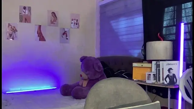 Snapshot of CassieXMarga chatting on February 13, 2026, 4:23 am CassieXMarga online show from February 13, 2026, 4:23 am