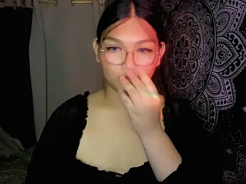 Snapshot of Lou_heart chatting on May 28, 2026, 6:58 pm Lou heart online show from May 28, 2026, 6:58 pm