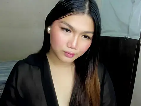 Snapshot of Lou_heart chatting on October 12, 2025, 7:59 pm Lou heart online show from October 12, 2025, 7:59 pm