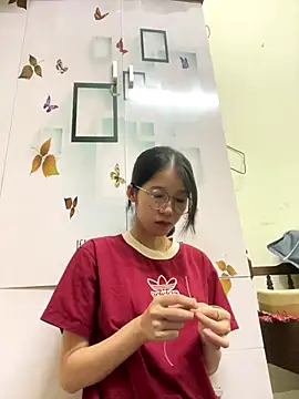 meomeo2k6 online show from October 27, 2025, 1:45 pm