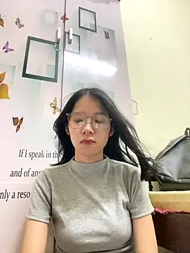 meomeo2k6 online show from October 20, 2025, 7:53 am