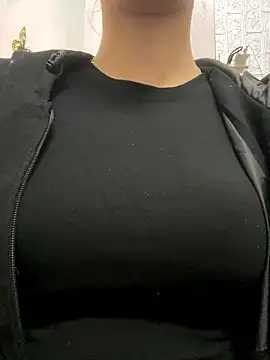 meomeo2k6 online show from January 7, 2026, 2:11 pm