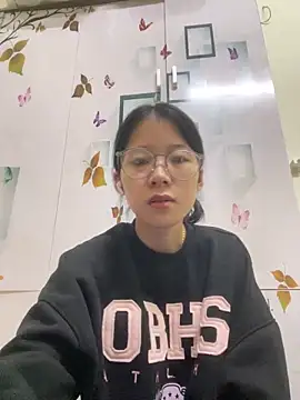 meomeo2k6 online show from December 1, 2025, 7:31 am