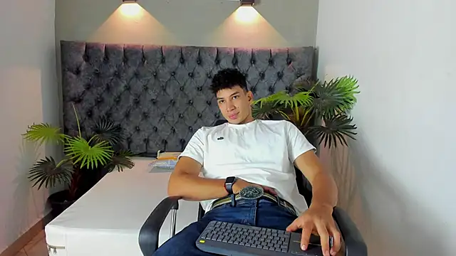 Snapshot of ALAN_REDINGER chatting on September 8, 2025, 3:11 pm ALAN REDINGER online show from September 8, 2025, 3:11 pm
