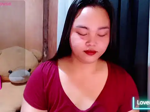 Snapshot of _Lylia chatting on July 24, 2026, 6:42 am Lylia online show from July 24, 2026, 6:42 am