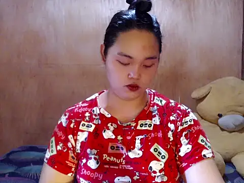  Lylia online show from May 7, 2026, 5:01 am