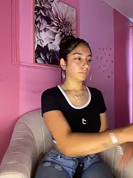 Snapshot of Alaska_euphoria chatting on December 4, 2025, 7:35 pm Alaska euphoria online show from December 4, 2025, 7:35 pm