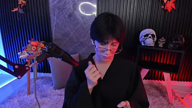 luixdust  online show from October 23, 2025, 3:38 am