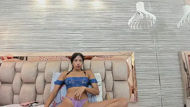 Snapshot of ikia_lopez_ chatting on August 6, 2026, 12:11 pm ikia lopez online show from August 6, 2026, 12:11 pm