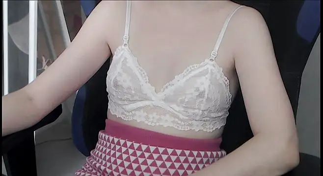 Snapshot of cute_elfy_ chatting on July 15, 2026, 1:40 pm cute elfy online show from July 15, 2026, 1:40 pm