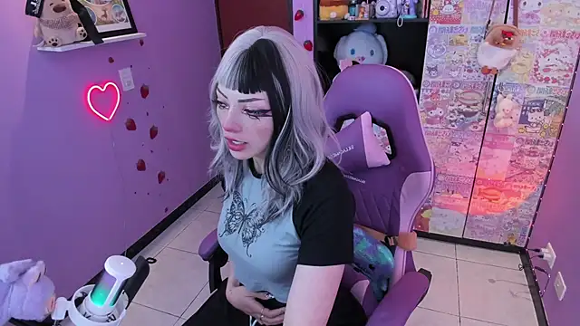 Vero Osb  online show from October 21, 2025, 11:37 pm