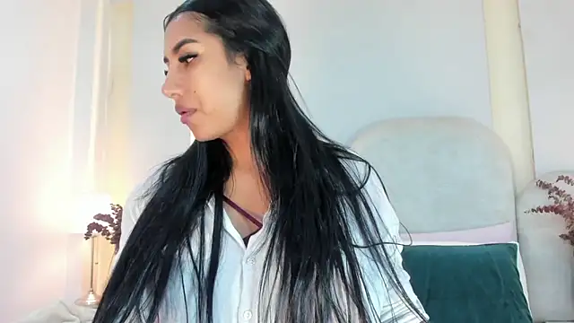 SalomeeBell online show from November 10, 2025, 8:36 pm