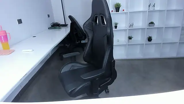 megan bigboobs  online show from November 12, 2025, 11:03 am