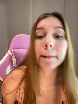 Nikii   online show from February 17, 2026, 11:35 pm