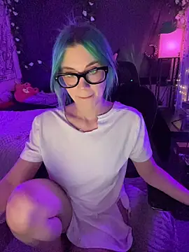 Snapshot of littlelune chatting on July 20, 2026, 12:40 am littlelune online show from July 20, 2026, 12:40 am