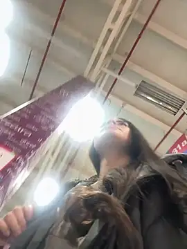 Snapshot of Isabella21_ chatting on February 22, 2026, 12:24 am Isabella21 online show from February 22, 2026, 12:24 am