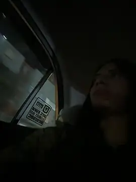 Snapshot of Isabella21_ chatting on February 5, 2026, 11:55 pm Isabella21 online show from February 5, 2026, 11:55 pm