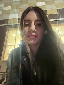 Snapshot of Isabella21_ chatting on February 21, 2026, 12:56 am Isabella21 online show from February 21, 2026, 12:56 am