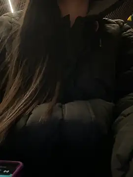 Snapshot of Isabella21_ chatting on March 1, 2026, 12:32 am Isabella21 online show from March 1, 2026, 12:32 am