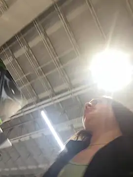 Isabella21  online show from November 2, 2025, 10:48 pm