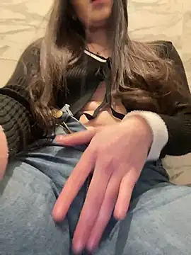 Snapshot of Isabella21_ chatting on March 15, 2026, 2:51 am Isabella21 online show from March 15, 2026, 2:51 am