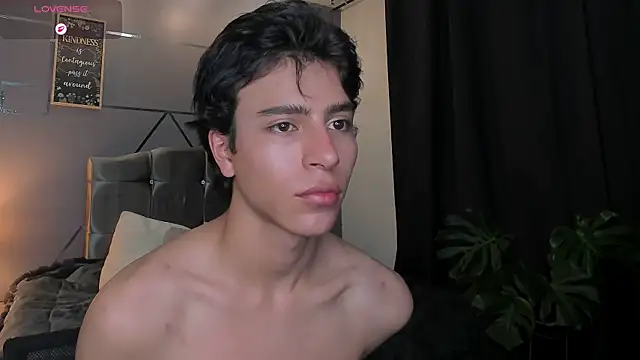 Christopher 77 online show from November 6, 2025, 4:00 pm