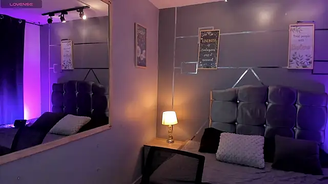 Christopher 77 online show from October 22, 2025, 12:59 pm