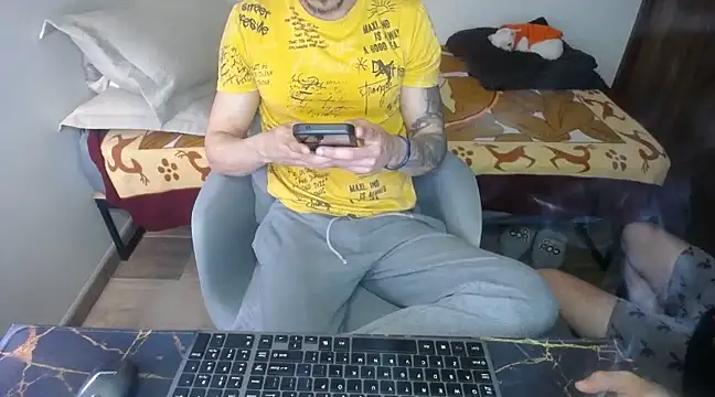 Snapshot of bossking017 chatting on March 16, 2025, 12:33 pm bossking017 online show from March 16, 2025, 12:33 pm