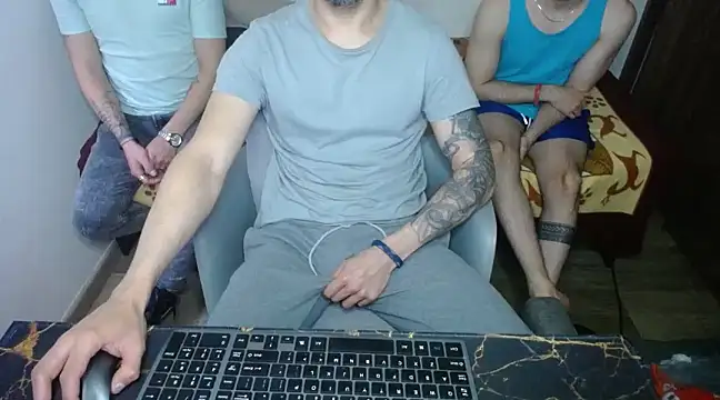 Snapshot of bossking017 chatting on March 14, 2025, 5:02 pm bossking017 online show from March 14, 2025, 5:02 pm