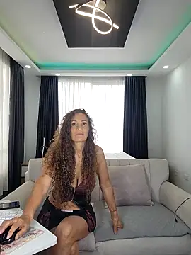 evasweett   online show from May 6, 2026, 1:15 pm